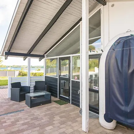 5 Person In Aabenraa-by Traum